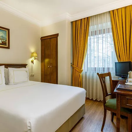 Golden Crown Hotel 3*