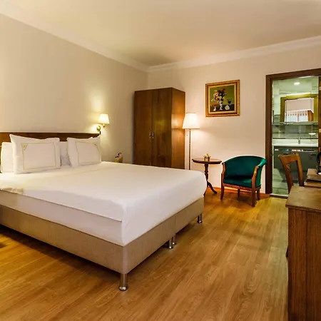 Hotel Golden Crown Istanbul