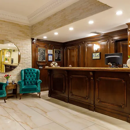 Hotel Golden Crown 3*