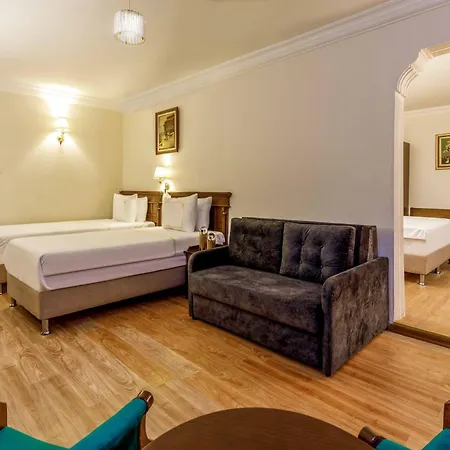 Golden Crown Hotel 3*