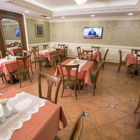 Szálloda Golden Crown 3*