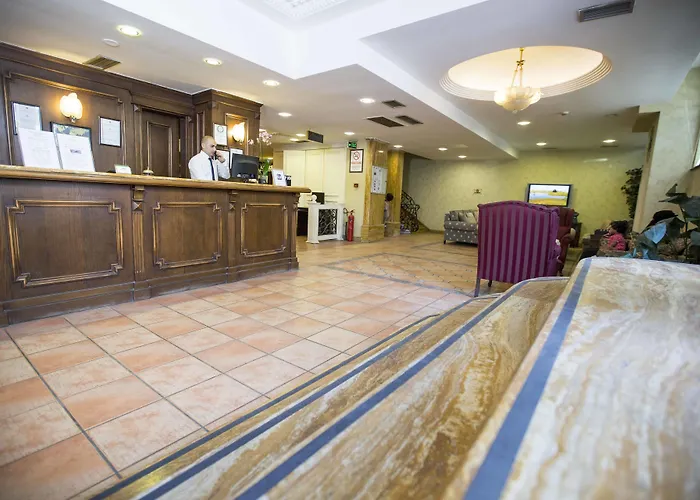 Golden Crown Hotel 3*