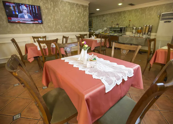 Hotel Golden Crown 3*