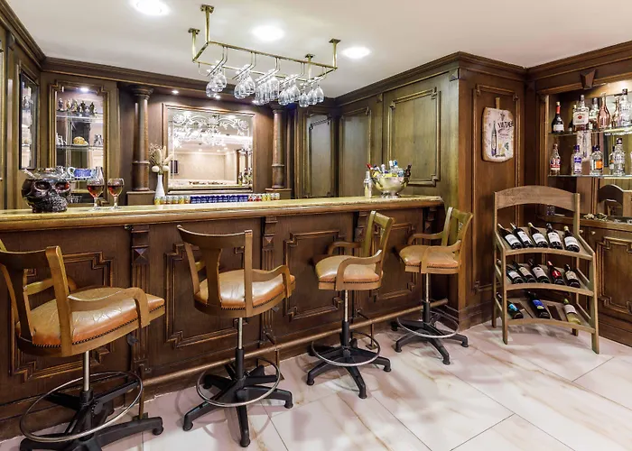 Golden Crown Hotel 3*