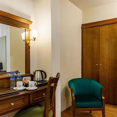 Otel Golden Crown