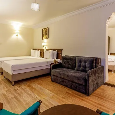 Golden Crown Otel 3*
