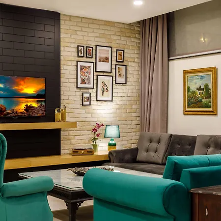 Golden Crown Otel